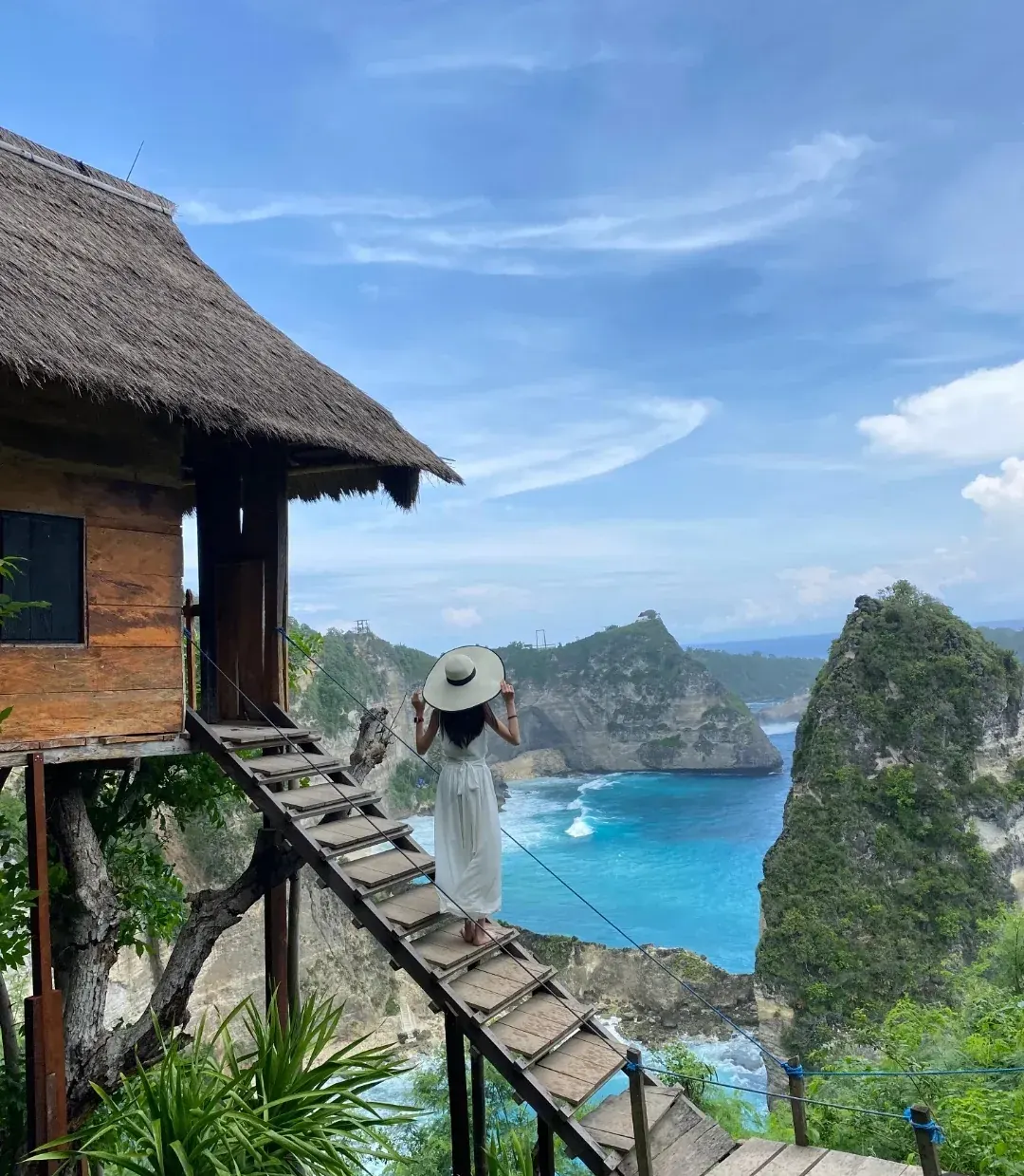 Tree House overlooking Thousand Islands in Nusa Penida
